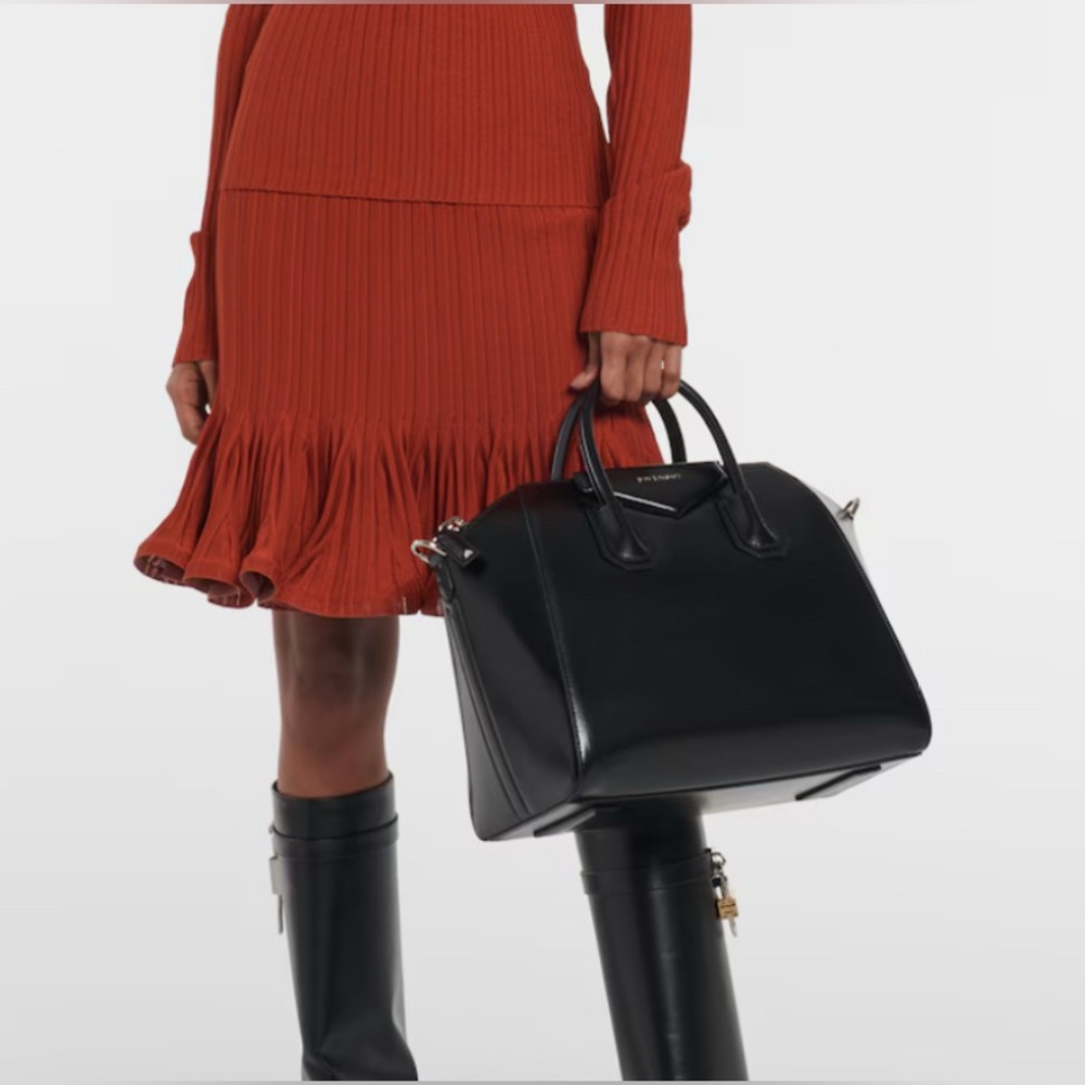 🖤 GIVENCHY Antigona Medium Leather Tote - Picture 5 of 11